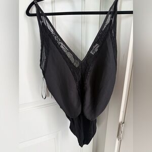 superdown Black Lace-Trim V-Neck Slip Bodysuit